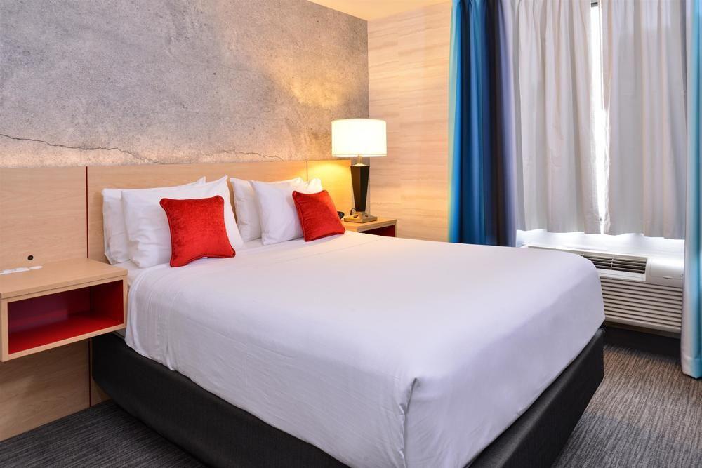 Red Lion Inn And Suites Brooklyn ニューヨーク エクステリア 写真