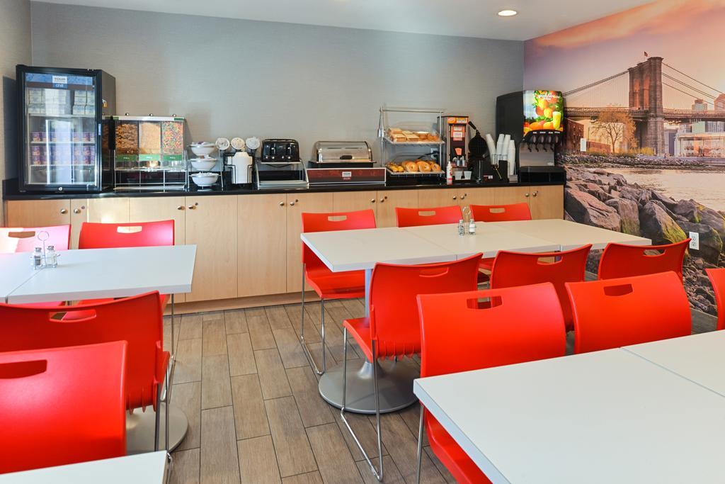 Red Lion Inn And Suites Brooklyn ニューヨーク エクステリア 写真