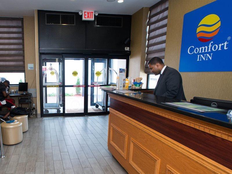 Red Lion Inn And Suites Brooklyn ニューヨーク エクステリア 写真