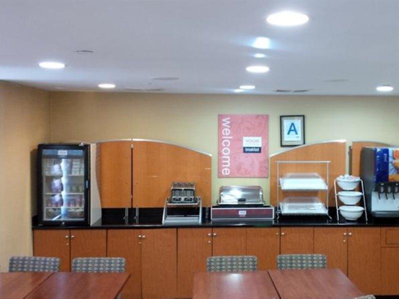 Red Lion Inn And Suites Brooklyn ニューヨーク エクステリア 写真
