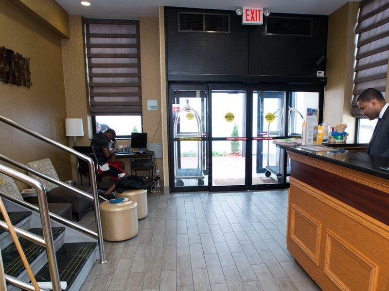 Red Lion Inn And Suites Brooklyn ニューヨーク エクステリア 写真