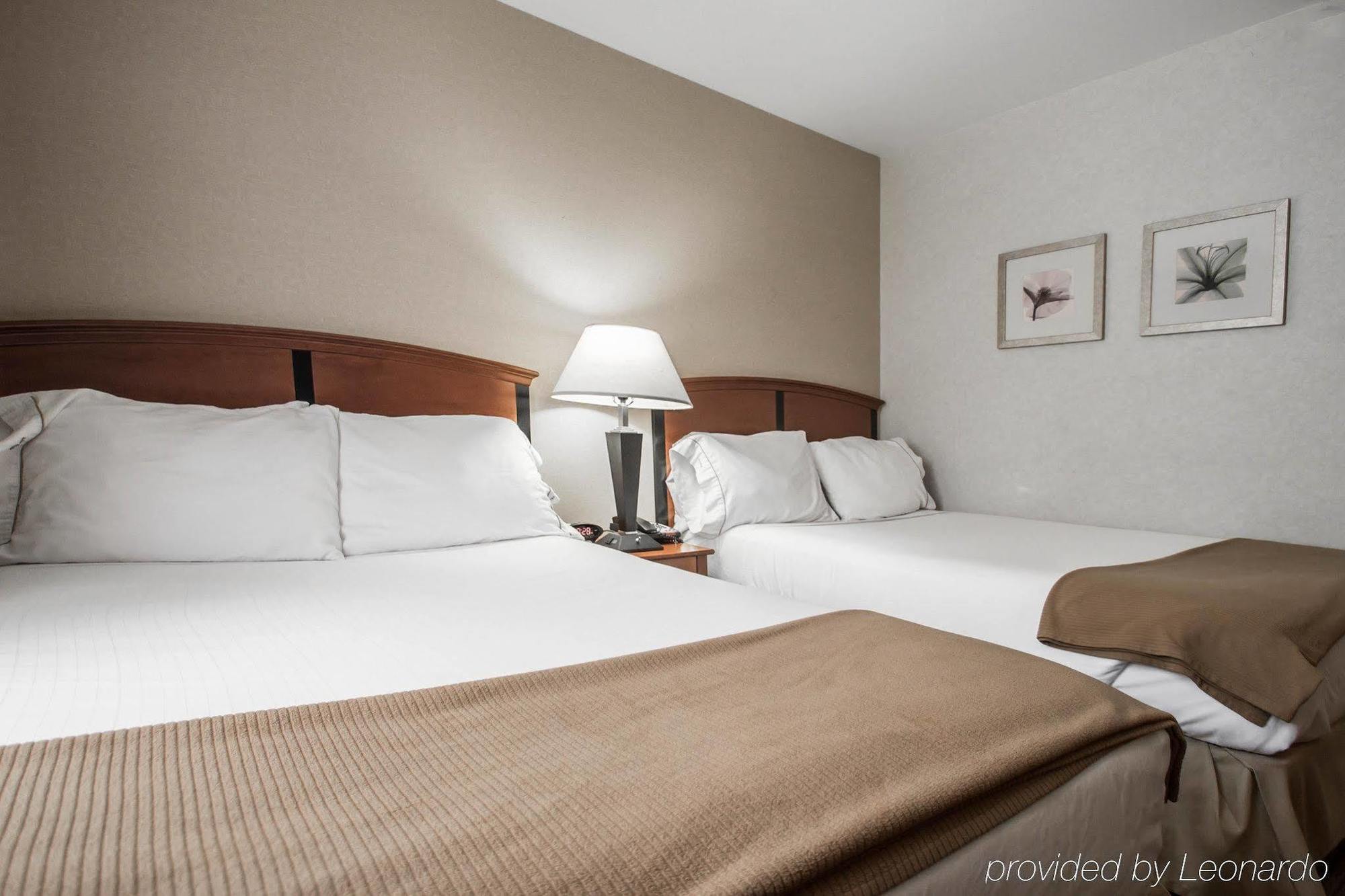 Red Lion Inn And Suites Brooklyn ニューヨーク エクステリア 写真
